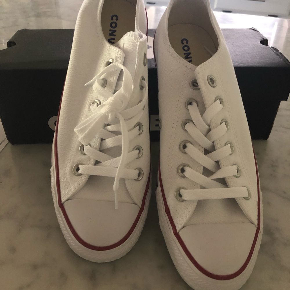 Converse Chuck Taylors White size 8.5